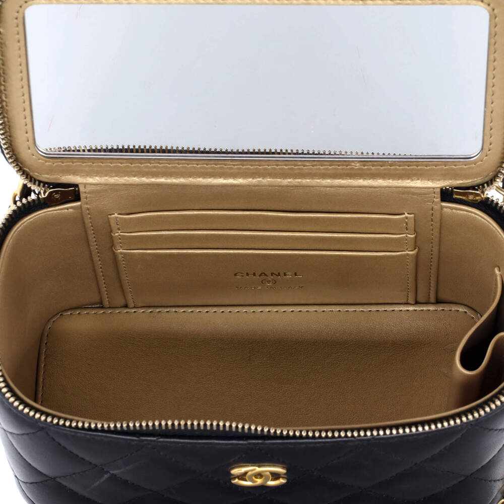 Chanel Pearl Crush Vanity Case With #239862C41B - Picture 5 of 7